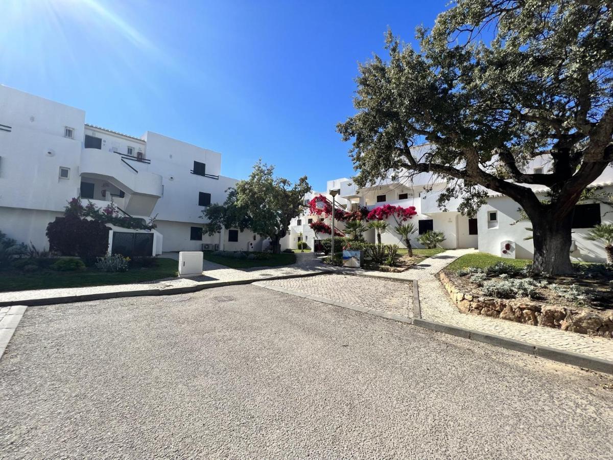 Albufeira Balaia Golf Vilage 2 With Pool By Homing Bagian luar foto